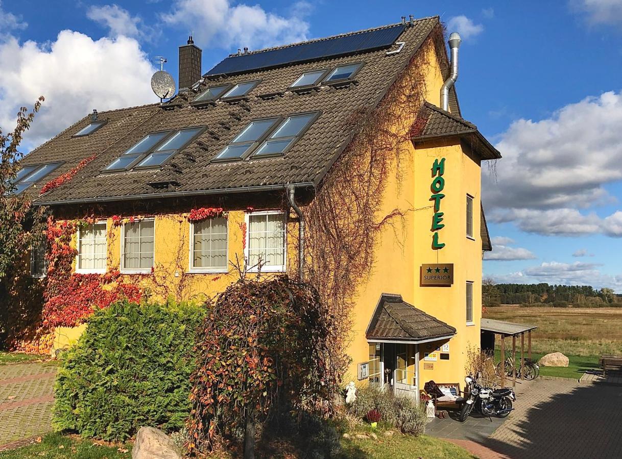 慕里兹国家公园酒店 瓦伦 外观 照片